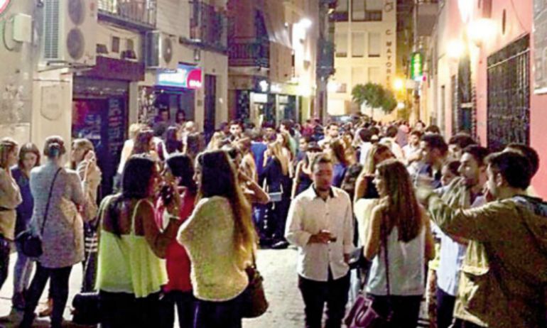 'Sevilla Degradada' pide la retirada inmediata de la ordenanza de ruidos 'Sevilla Degradada' pide la retirada inmediata de la ordenanza de ruidos