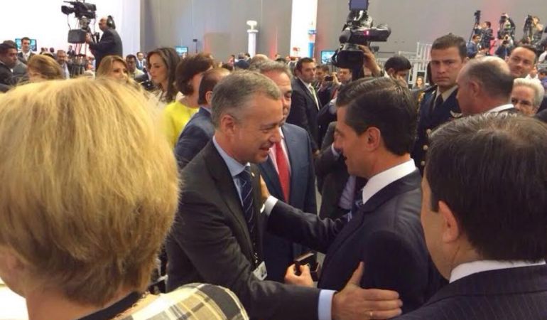 Iñigo Urkullu saluda al presidente de México Enrique Peña Nieto Iñigo Urkullu saluda al presidente de México Enrique Peña Nieto