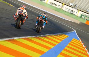 Los hermanos Marc y Álex Marquez, campeones del Mundo en Moto GP y Moto 3, respectivamente, ruedan en el Ricardo Tormo con la Moto GP del hermano mayor Los hermanos Marc y Álex Marquez, campeones del Mundo en Moto GP y Moto 3, respectivamente, ruedan en el Ricardo Tormo con la Moto GP del hermano mayor