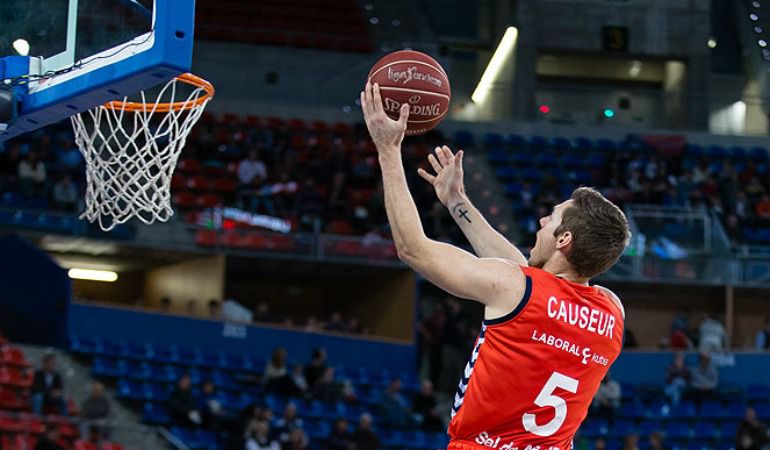 Fabien Causeur con 27 de valoración, MVP de la 9ª jornada junto con Álex Abrines del F.C.Barcelona Fabien Causeur con 27 de valoración, MVP de la 9ª jornada junto con Álex Abrines del F.C.Barcelona