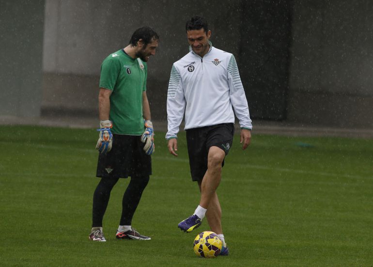 27/11/14 ENTRENAMIENTO BETIS
GIMENEZ JORGE MOLINA
27/11/14 ENTRENAMIENTO BETIS
GIMENEZ JORGE MOLINA