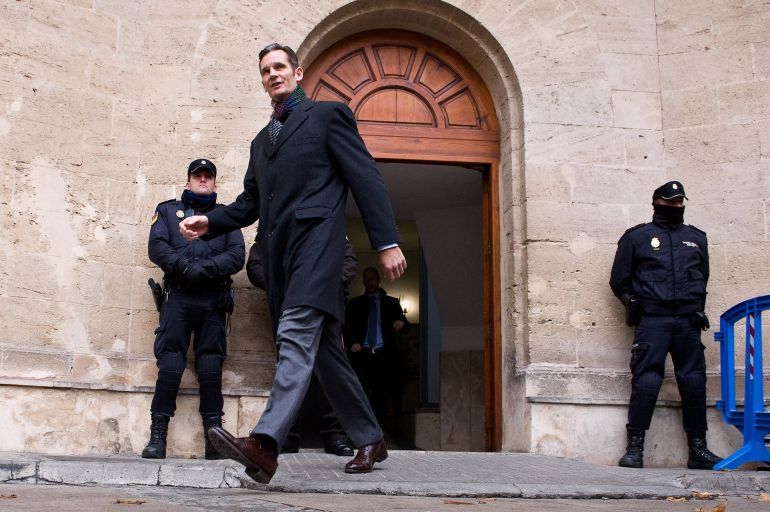 Iñaki Urdangarín abandona los juzgados de Palma de Mallorca en 2013. Iñaki Urdangarín abandona los juzgados de Palma de Mallorca en 2013.