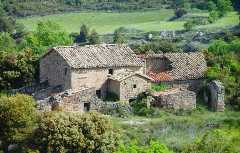 Venta Aldea pueblo Barcelona, zona Bages, 12 edificacions, siglo XVII 365 hectàrees, per 2.495.000 € Venta Aldea pueblo Barcelona, zona Bages, 12 edificacions, siglo XVII 365 hectàrees, per 2.495.000 €