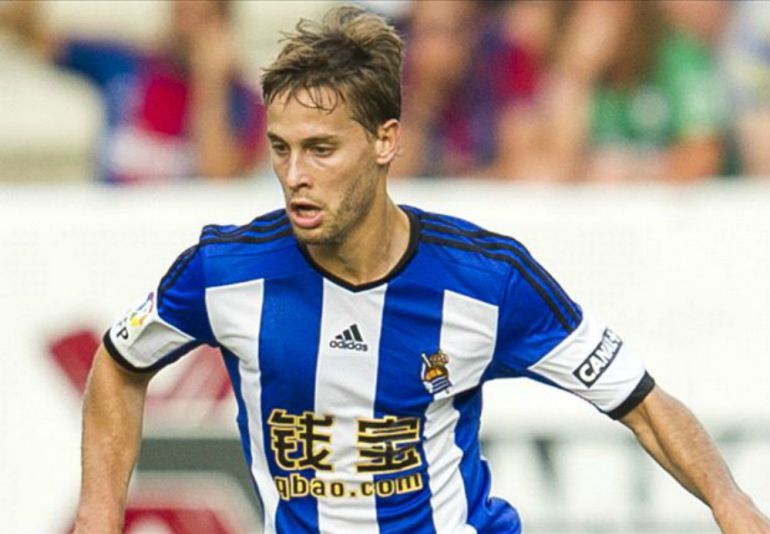 Sergio Canales: "Ante el Barça en casa hay que salir a ganar" Sergio Canales: "Ante el Barça en casa hay que salir a ganar"