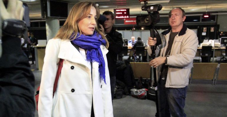 GRA215. RIVAS VACIAMADRID (MADRID), 07/01/2015.- La diputada autonómica de IU Tania Sánchez, candidata de IU a la Comunidad de Madrid en las elecciones de mayo, quien ha comparecencido hoy en la comisión que investiga supuestas irregularidades en contratos municipales de la localidad madrileña de Rivas, entre otros asuntos, la concesión de contratos municipales a la cooperativa Aúpa -que recibió entre 2002 y 2008 catorce contratos por cerca de 1,2 millones-, en la que participaba un hermano suyo. EFE/Víctor Lerena GRA215. RIVAS VACIAMADRID (MADRID), 07/01/2015.- La diputada autonómica de IU Tania Sánchez, candidata de IU a la Comunidad de Madrid en las elecciones de mayo, quien ha comparecencido hoy en la comisión que investiga supuestas irregularidades en contratos municipales de la localidad madrileña de Rivas, entre otros asuntos, la concesión de contratos municipales a la cooperativa Aúpa -que recibió entre 2002 y 2008 catorce contratos por cerca de 1,2 millones-, en la que participaba un hermano suyo. EFE/Víctor Lerena