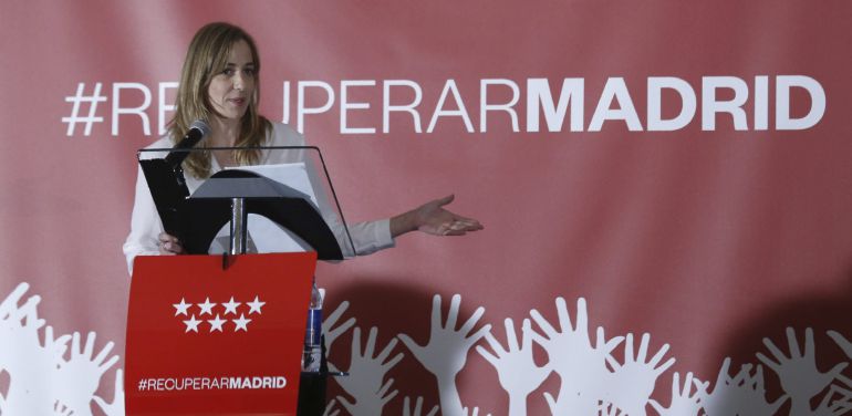 GRA091 MADRID, 17/01/2015.- Tania Sánchez, candidata de Izquierda Unida a la Comunidad de Madrid, durante su intervención en el acto celebrado bajo el lema 'Recuperar Madrid', puesta de largo de su candidatura, que contó con la intervención del diputado Alberto Garzón. EFE/Sergio Barrenechea GRA091 MADRID, 17/01/2015.- Tania Sánchez, candidata de Izquierda Unida a la Comunidad de Madrid, durante su intervención en el acto celebrado bajo el lema 'Recuperar Madrid', puesta de largo de su candidatura, que contó con la intervención del diputado Alberto Garzón. EFE/Sergio Barrenechea