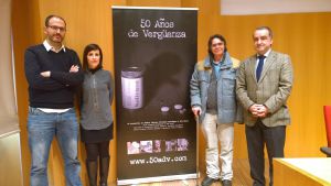 De izquierda a derecha, Ana Salar y Fernando Rodríguez, productores del documental, Antonio Gancedo, afectado y Mariano Gómez, concejal de Salud del Ayuntamiento de Bilbao De izquierda a derecha, Ana Salar y Fernando Rodríguez, productores del documental, Antonio Gancedo, afectado y Mariano Gómez, concejal de Salud del Ayuntamiento de Bilbao