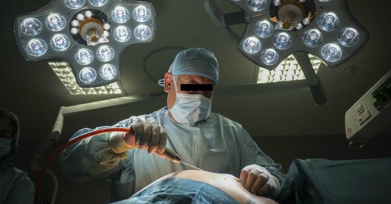 Condenado el médico que practicó una liposucción a una mujer en la Clínica Pascual Condenado el médico que practicó una liposucción a una mujer en la Clínica Pascual