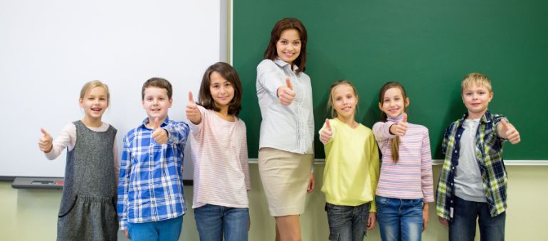 Voces a favor de un nuevo modelo educativo Voces a favor de un nuevo modelo educativo