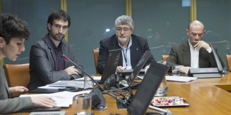 Los autores han explicado el informe en la Comisión de Derechos Humanos Los autores han explicado el informe en la Comisión de Derechos Humanos