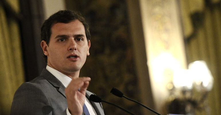 El presidente de Ciudadanos, Albert Rivera, en un acto de la campaña de las elecciones andaluzas El presidente de Ciudadanos, Albert Rivera, en un acto de la campaña de las elecciones andaluzas