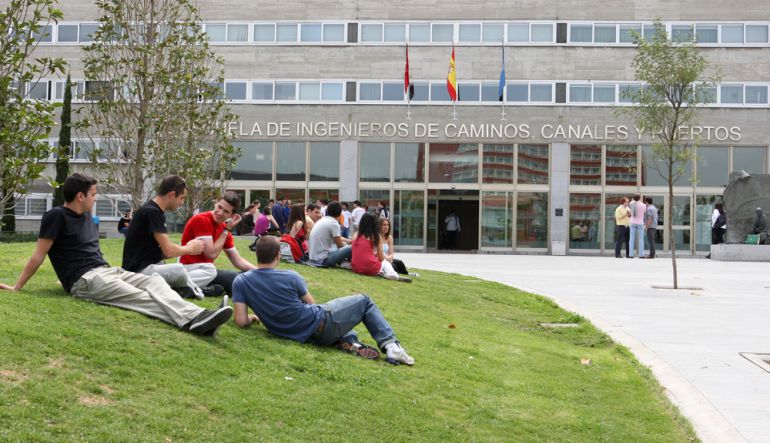 Apadrina a un alumno Apadrina a un alumno