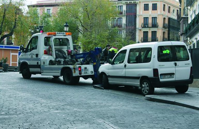 El Tribunal Supremo confirma que los empleados de la grúa no tienen que denunciar El Tribunal Supremo confirma que los empleados de la grúa no tienen que denunciar