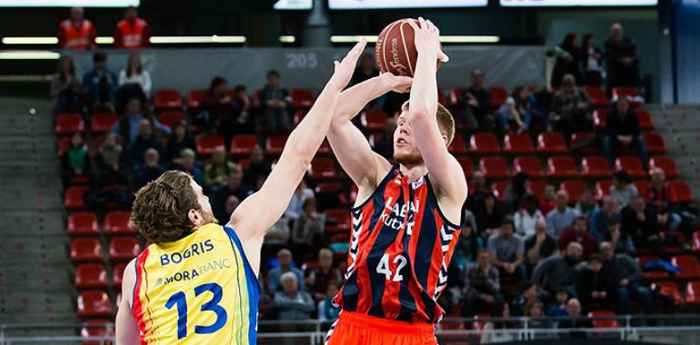 Davis Bertans en un partido de liga ante Morabanc Andorra Davis Bertans en un partido de liga ante Morabanc Andorra