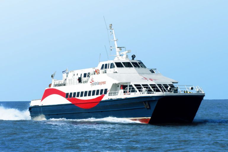 Denis Itxaso quiere impulsar un ferry turístico que recorra la costa guipuzcoana durante el verano Denis Itxaso quiere impulsar un ferry turístico que recorra la costa guipuzcoana durante el verano