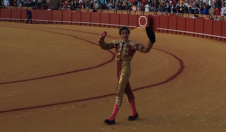 Feria de Abril: Dávila Miura y Manuel Escribano cortan una oreja en la corrida de Miura que cerró el ciclo abrileño: Dávila y Escribano cortan una oreja en el cierre de Miura Feria de Abril: Dávila Miura y Manuel Escribano cortan una oreja en la corrida de Miura que cerró el ciclo abrileño: Dávila y Escribano cortan una oreja en el cierre de Miura