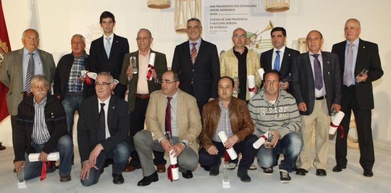 Los presidentes de los clubes galardonados con la Medalla de Álava Los presidentes de los clubes galardonados con la Medalla de Álava