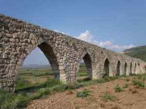 Alpuente, reino de taifa y huellas de dinosaurios Alpuente, reino de taifa y huellas de dinosaurios