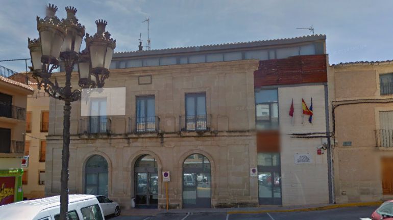 Resultado de imagen de ayuntamiento elche de la sierra