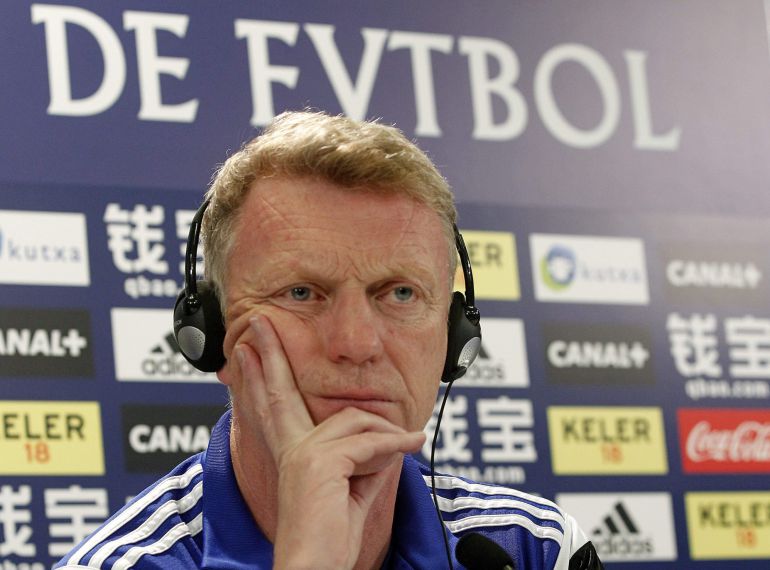 GRA224. LASARTE (GIPUZKOA), 15/05/2015.- El entrenador de la Real Sociedad, David Moyes, durante la rueda de prensa que ha ofrecido hoy en el campo de entrenamiento de Zubieta, en la localidad guipuzcoana de Lasarte, previa al partido de liga del domingo frente al Granada. EFE/Javier Etxezarreta GRA224. LASARTE (GIPUZKOA), 15/05/2015.- El entrenador de la Real Sociedad, David Moyes, durante la rueda de prensa que ha ofrecido hoy en el campo de entrenamiento de Zubieta, en la localidad guipuzcoana de Lasarte, previa al partido de liga del domingo frente al Granada. EFE/Javier Etxezarreta