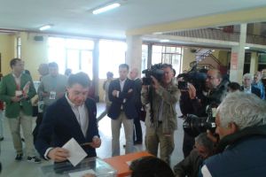 Los candidatos madrileños acuden a las urnas Los candidatos madrileños acuden a las urnas
