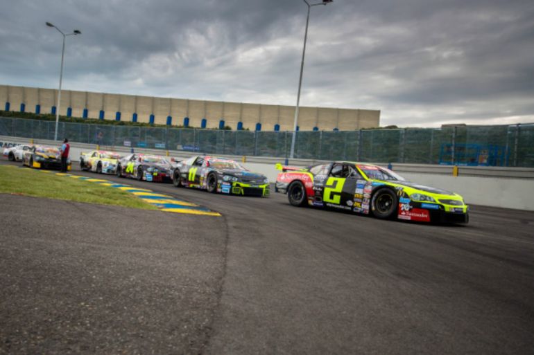 Ander Vilariño 2º en el oval de Venray y sigue líder de la NASCAR Ander Vilariño 2º en el oval de Venray y sigue líder de la NASCAR