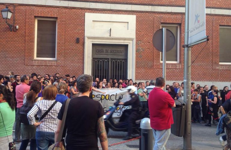 La nueva sede okupada del Patio Maravillas en la madrileña calle Gobernador 1. La nueva sede okupada del Patio Maravillas en la madrileña calle Gobernador 1.
