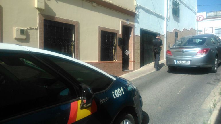 Nuevo caso de violencia de género en Sevilla: una mujer asesinada por su pareja en Alcalá de Guadaíra: Alcalá de Guadaíra despide a María, víctima de la violencia machista Nuevo caso de violencia de género en Sevilla: una mujer asesinada por su pareja en Alcalá de Guadaíra: Alcalá de Guadaíra despide a María, víctima de la violencia machista