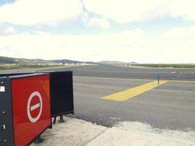 Pista de aterrizaje del Aeropuerto de Ciudad Real. Pista de aterrizaje del Aeropuerto de Ciudad Real.