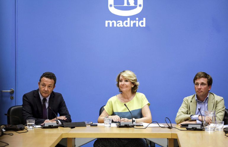 GRA438. MADRID, 22/06/2015.- Fotografía facilitada por el Grupo Municipal del PP del Ayuntamiento de Madrid que muestra un momento de la reunión celebrada esta tarde, presidida por la portavoz de dicha formación en el consistorio madrileño, Esperanza Aguirre. EFE/***SOLO USO EDITORIAL*** GRA438. MADRID, 22/06/2015.- Fotografía facilitada por el Grupo Municipal del PP del Ayuntamiento de Madrid que muestra un momento de la reunión celebrada esta tarde, presidida por la portavoz de dicha formación en el consistorio madrileño, Esperanza Aguirre. EFE/***SOLO USO EDITORIAL***