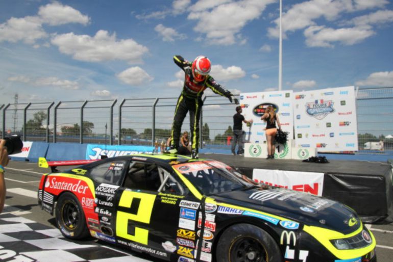Ander Vilariño aumenta su diferencia al frente de la Nascar Ander Vilariño aumenta su diferencia al frente de la Nascar
