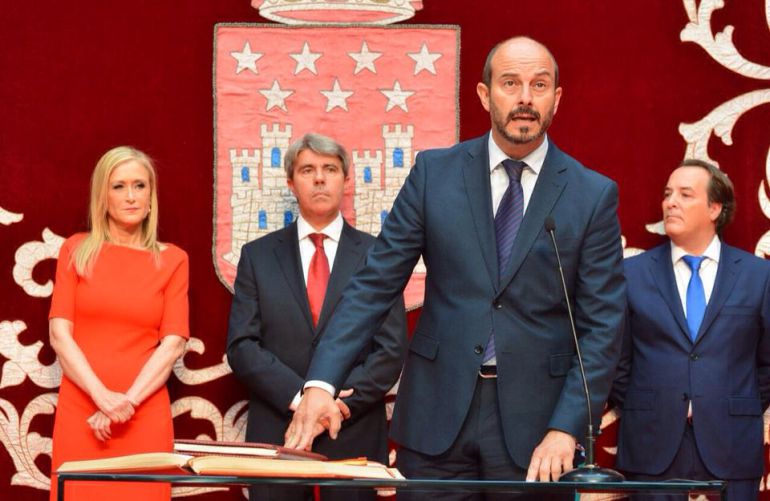 Pedro Rollán tomando posesión como consejero de Vivienda Pedro Rollán tomando posesión como consejero de Vivienda