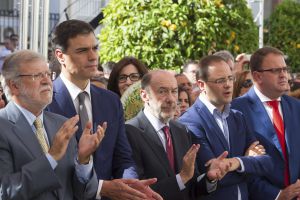 Rodríguez Ibarra, Pedro Sánchez, Pérez Rubalcaba, César Luena y Rodríguez Osuna, en la toma de posesión. Rodríguez Ibarra, Pedro Sánchez, Pérez Rubalcaba, César Luena y Rodríguez Osuna, en la toma de posesión.