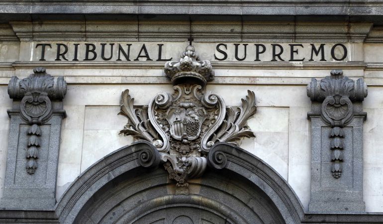 Fachada de la sede del Tribunal Supremo. Fachada de la sede del Tribunal Supremo.