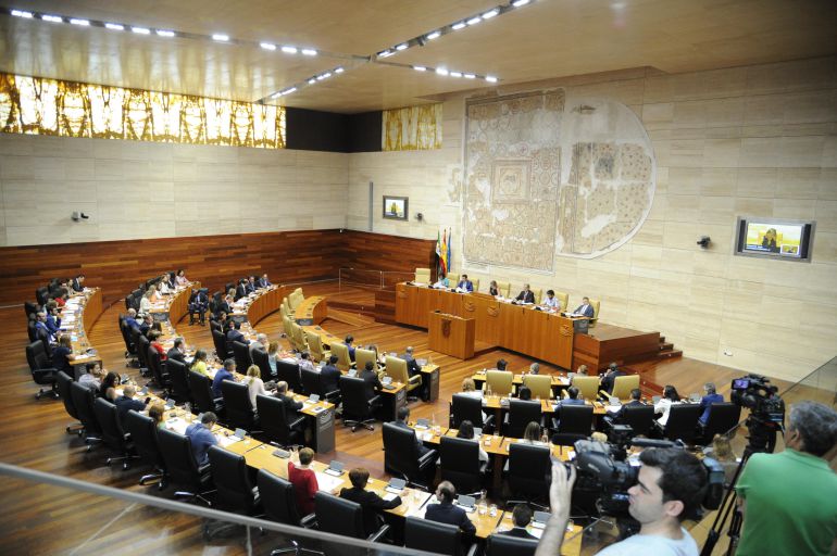 La sesión plenaria de este martes ha durado quince minutos. La sesión plenaria de este martes ha durado quince minutos.