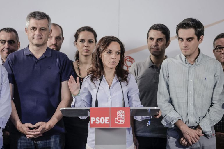 GRA093 MADRID, 01/08/2015.- La secretaria general del PSOE de la Comunidad de Madrid (PSOE-M), Sara Hernández, que presidió la primera reunión de su Ejecutiva, elegida este viernes en un congreso extraordinario, acompañada, entre otros, del alcalde de Móstoles y presidente del partido, David Lucas (i) y el secretario de Organización, Enrique Rico, durante la rueda de prensa. EFE/Emilio Naranjo GRA093 MADRID, 01/08/2015.- La secretaria general del PSOE de la Comunidad de Madrid (PSOE-M), Sara Hernández, que presidió la primera reunión de su Ejecutiva, elegida este viernes en un congreso extraordinario, acompañada, entre otros, del alcalde de Móstoles y presidente del partido, David Lucas (i) y el secretario de Organización, Enrique Rico, durante la rueda de prensa. EFE/Emilio Naranjo