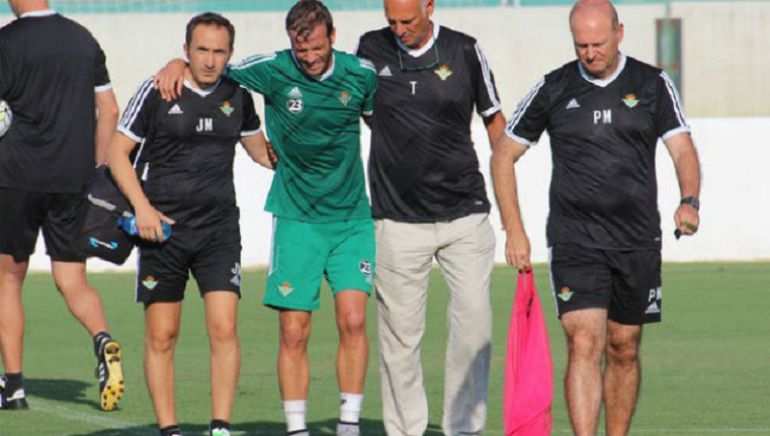 Van der Vaart estará tres semanas de baja Van der Vaart estará tres semanas de baja