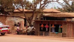 Tienda de moda en Dolisí-Congo / Autor: Elisa Bayo Tienda de moda en Dolisí-Congo / Autor: Elisa Bayo