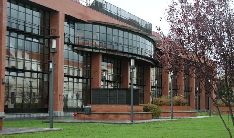 La Universidad Carlos III de Madrid, condenada por utilizar a una becaria para cubrir un puesto de trabajo La Universidad Carlos III de Madrid, condenada por utilizar a una becaria para cubrir un puesto de trabajo