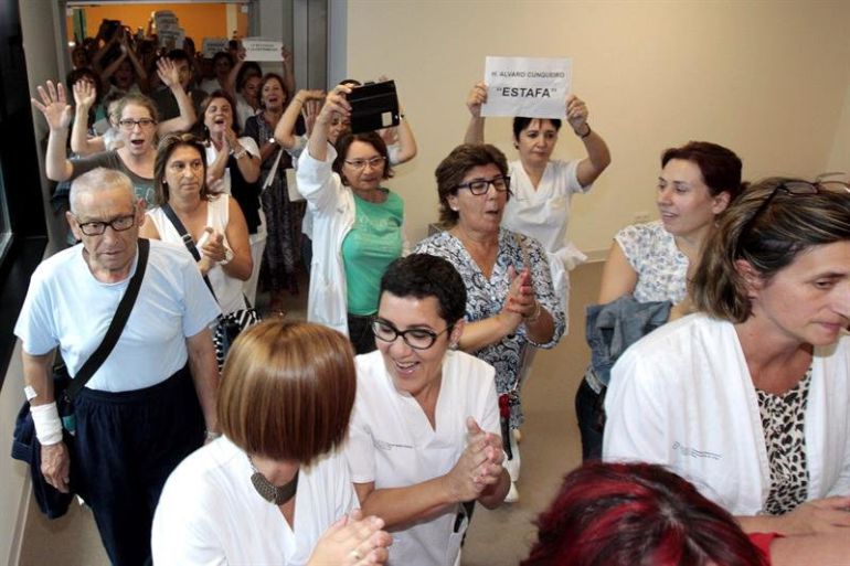 "¡Conselleira, dimisión!" "¡Conselleira, dimisión!"