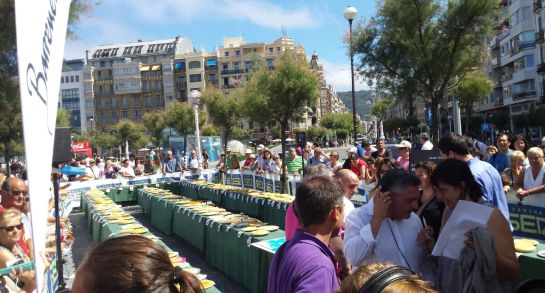 Vista general del tradicional concurso de tortillas de Radio San Sebastián. Vista general del tradicional concurso de tortillas de Radio San Sebastián.