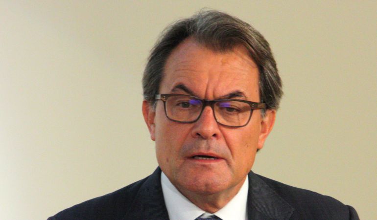 Mas crida l'Estat a "negociar" per evitar "lesions econòmiques" i que "se'n surtin" tant Catalunya com Espanya Mas crida l'Estat a "negociar" per evitar "lesions econòmiques" i que "se'n surtin" tant Catalunya com Espanya