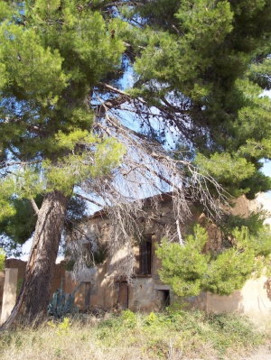 Casa familiar de los Labordeta en el paraje de Valdefeches (Belchite). Casa familiar de los Labordeta en el paraje de Valdefeches (Belchite).