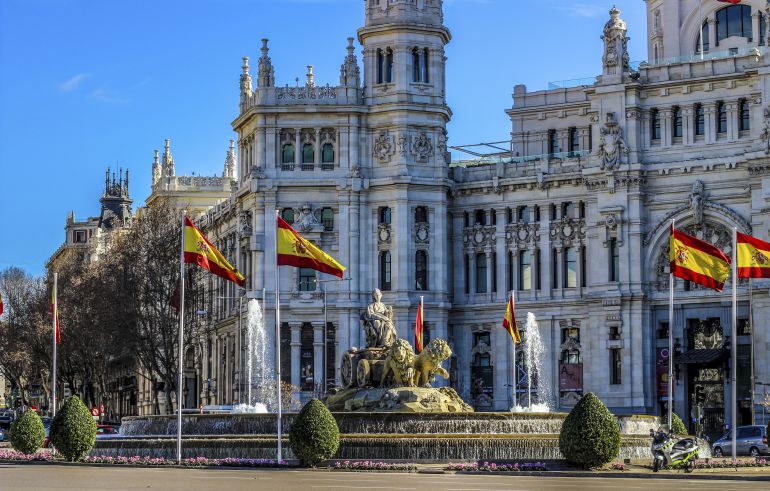 Enfrentamiento entre Ayuntamiento y Delegación por las acampadas de Cibeles Enfrentamiento entre Ayuntamiento y Delegación por las acampadas de Cibeles