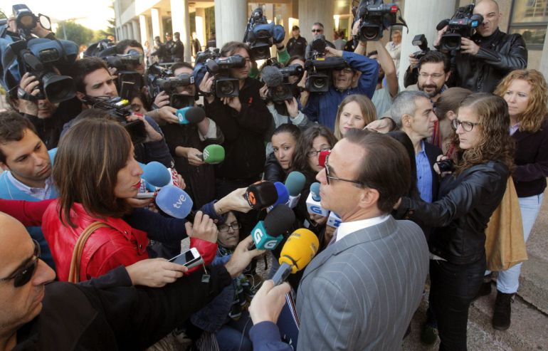 El letrado Ricardo Pérez, que representa a la asociación Clara Campoamor, que ejerce la acción popular en el juicio por el asesinato de Asunta Basterra, a su llegda hoy al juzgado El letrado Ricardo Pérez, que representa a la asociación Clara Campoamor, que ejerce la acción popular en el juicio por el asesinato de Asunta Basterra, a su llegda hoy al juzgado