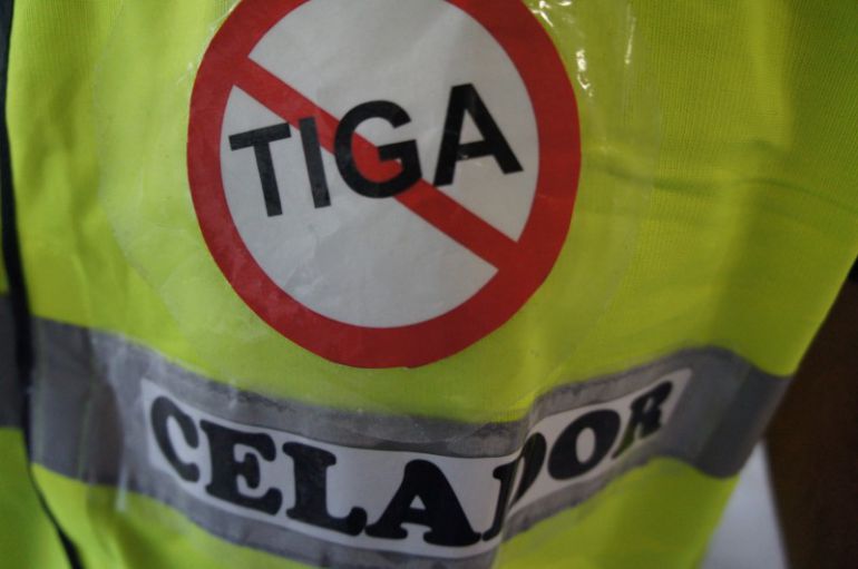 Los celadores del Hospital Álvaro Cunqueiro mantienen un encierro por la aparición de una nueva figura llamada TIGA contratada por la empresa concesionaria Los celadores del Hospital Álvaro Cunqueiro mantienen un encierro por la aparición de una nueva figura llamada TIGA contratada por la empresa concesionaria