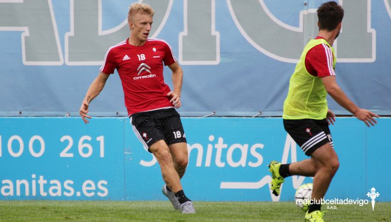Daniel Wass durante un entrenamiento con el Celta Daniel Wass durante un entrenamiento con el Celta