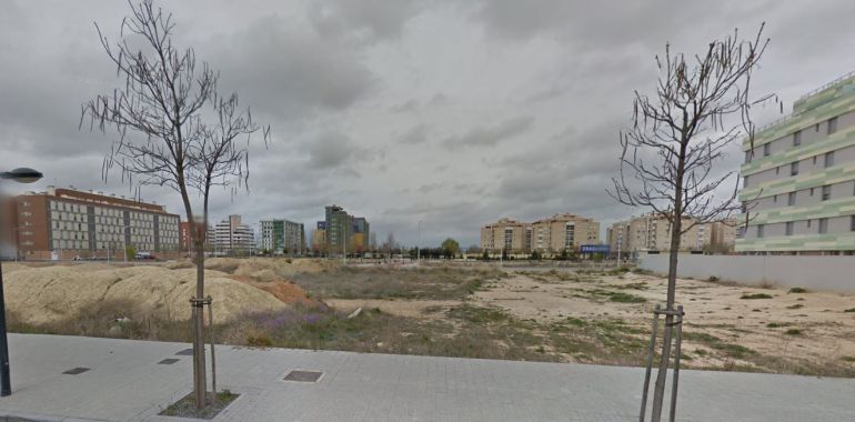 La parcela está situada en la Avenida de la Mancha con espalda a la calle Simone de Beauvoir en Albacete La parcela está situada en la Avenida de la Mancha con espalda a la calle Simone de Beauvoir en Albacete