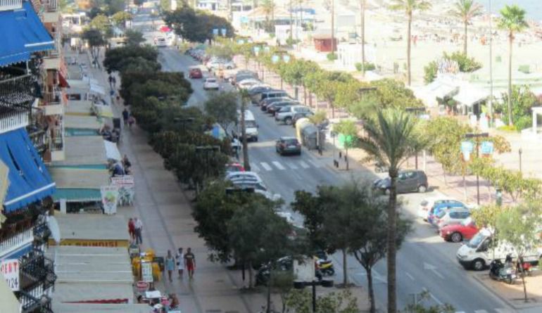 La policía investiga el asesinato de una mujer de 36 años en Fuengirola (Málaga): En libertad el marido de la mujer asesinada el sábado en Fuengirola La policía investiga el asesinato de una mujer de 36 años en Fuengirola (Málaga): En libertad el marido de la mujer asesinada el sábado en Fuengirola