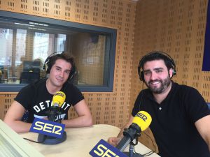Ektor Pan (izquierda) y Diego Merayo tras la entrevista Ektor Pan (izquierda) y Diego Merayo tras la entrevista